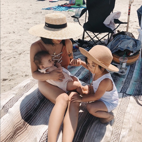 Meet Your Posher, Kristine - Picture 4 of 5